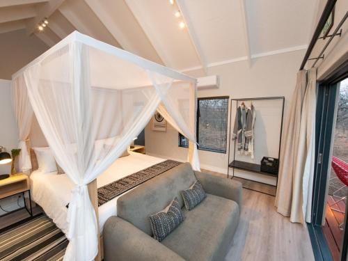 323445029 Moya Safari Villa