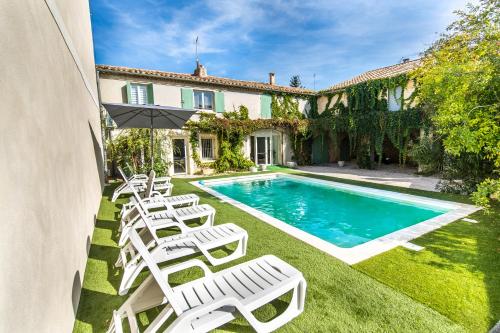 Grande maison vigneronne. gîte à louer Golf Nîmes Campagne