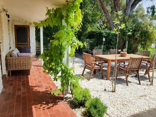 B&B Port Fairy - Clonmara Country House and Cottages - Bed and Breakfast Port Fairy