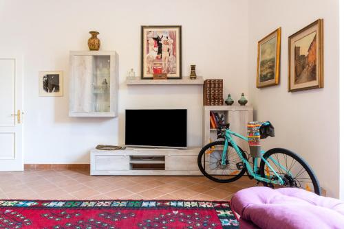 Borgo Stretto Bright Apartments - Tap to explore photos