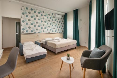 Kristály Hotel - image 12