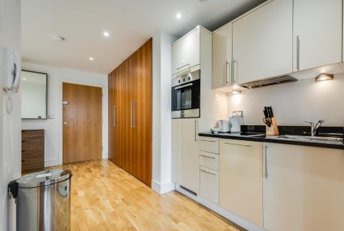 Cosy Studio Apartment in Canary Wharf - image 13