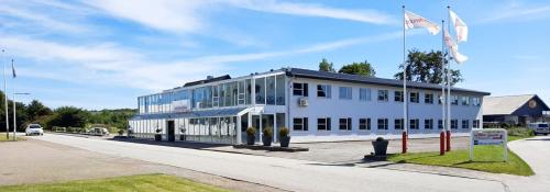Dolphin Hotel Herning - image 2