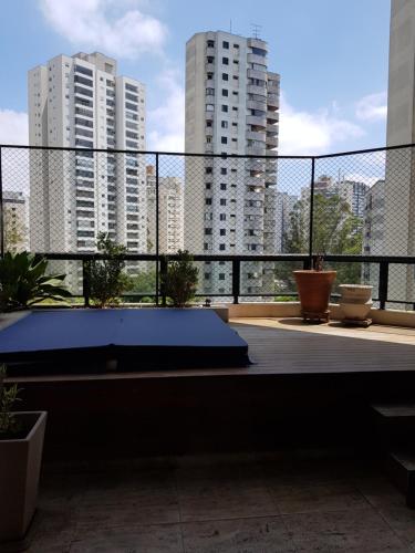 Amazing Penthouse in Sao Paulo, Morumbi área. (Amazing Penthouse in Sao Paulo, Morumbi area.) in วีลาอันดราเด
