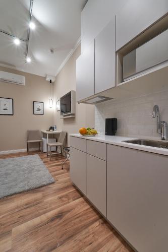 ArtBox Hotel near Auróra cirkáló