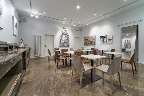 ArtBox Hotel near Auróra cirkáló