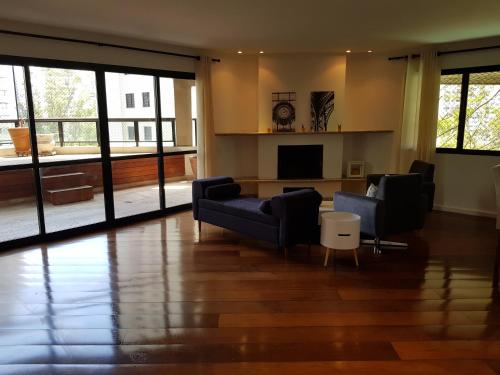 Amazing Penthouse in Sao Paulo, Morumbi área. (Amazing Penthouse in Sao Paulo, Morumbi area.) in วีลาอันดราเด