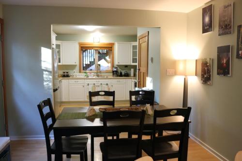 Facilities, Five Elements Lodge B&B with Outdoor Spa in Salt Spring Island (BC)