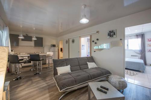 Jolie 3pièces à 4kms des plages gîte à louer Plage Veillat