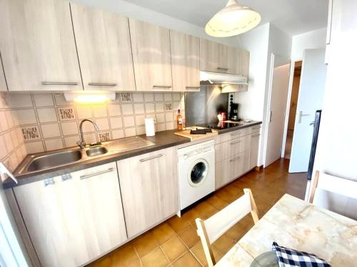 Appart LES ALGUES bord de mer 4/5pers Centre ville gîte à louer Saint-Raphaël