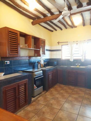ห้องครัว, Galawa Beach Apartments in มอมบาซา