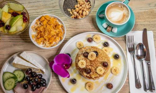 Qbic Hotel London City - image 12