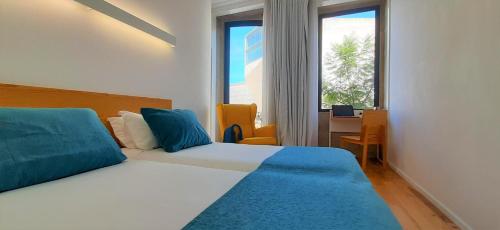 Deluxe Double Room with Two Double Beds image 7