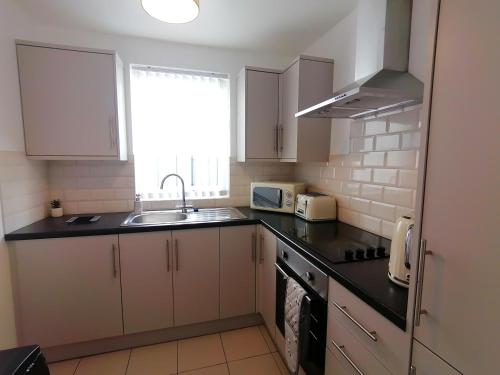 Cottage by the river in Cenarth with seasonal fishing and Wifi in Cenarth