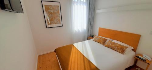 Double Room image 10