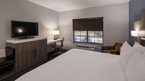 Best Western Plus Appleton Airport Mall Hotel