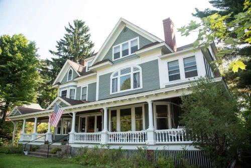 Franklin Manor Bed and Breakfast