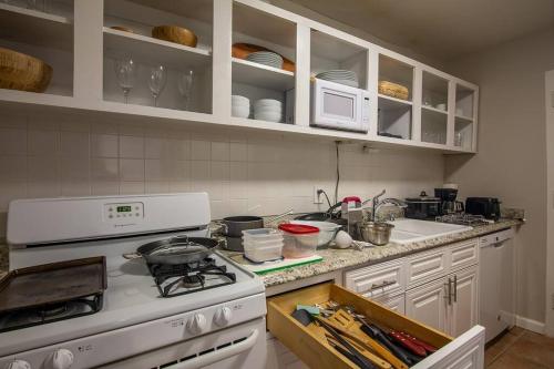 1001 Free Parking, 2 Bd, Modern DTW, Great Wifi in Atlanta, USA
