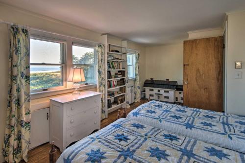 Expansive Beachfront Retreat with Outdoor Shower - image 3
