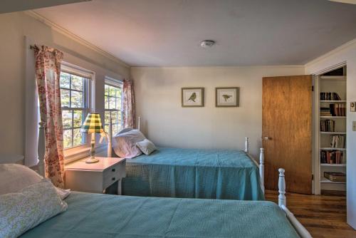 Expansive Beachfront Retreat with Outdoor Shower - image 6