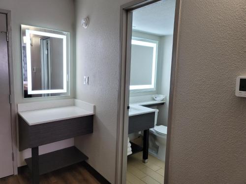 Wingate by Wyndham Wichita Airport Wingate by Wyndham Wichita Airport