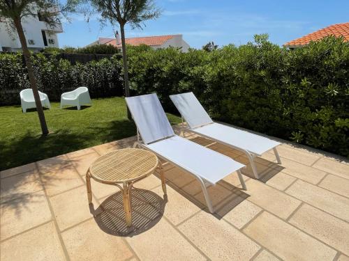 BiniVento- Lovely villa with pool near the beach BiniVento- Lovely villa with pool near the beach