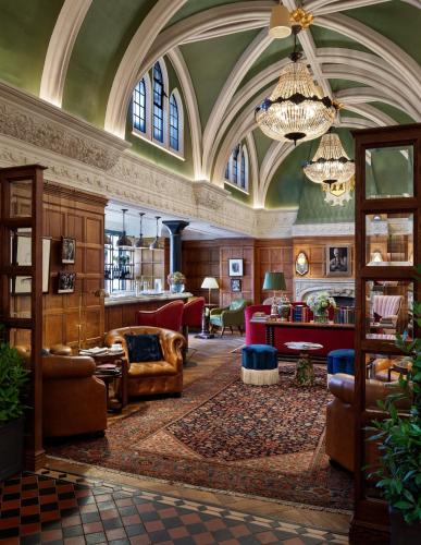 The Randolph Hotel, by Graduate Hotels