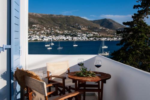 Single Room with Sea View image 4