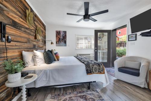 Red Rock Inn Cottages - image 4