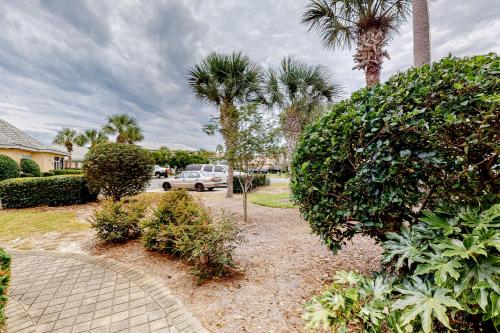 Emerald Shores Cottage