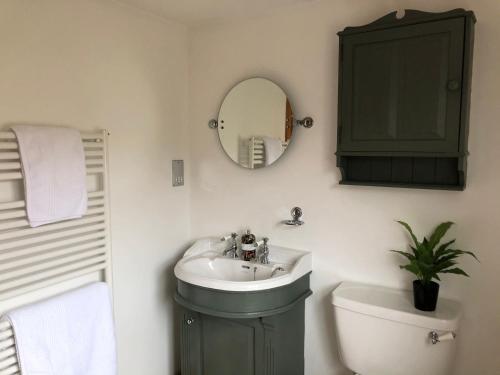 Glenmuir Cottage - image 10