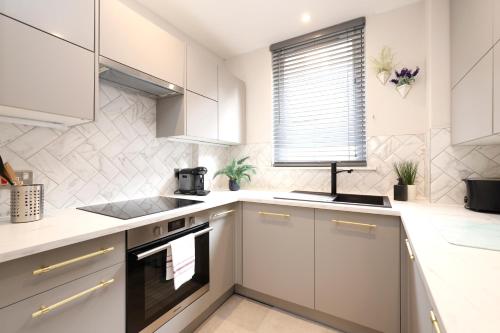 JOIVY Modern 1 bed Flat in West End, close to Princes Gardens, Edinburgh (photo 10)