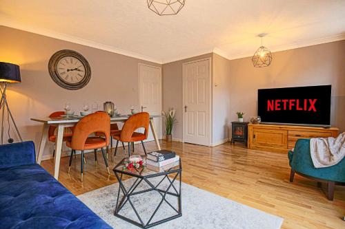 Tattenhoe House with Free Parking, Garden and Smart TV by Yoko Property gîte à louer Drayton Parslow Mound