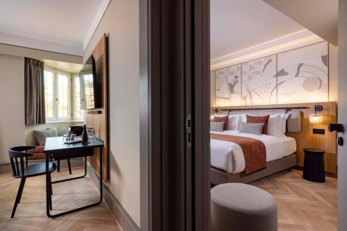 room detail thumbnail 1