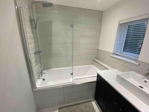 New Modern & Spacious Snowdonia Home - Sleeps 7