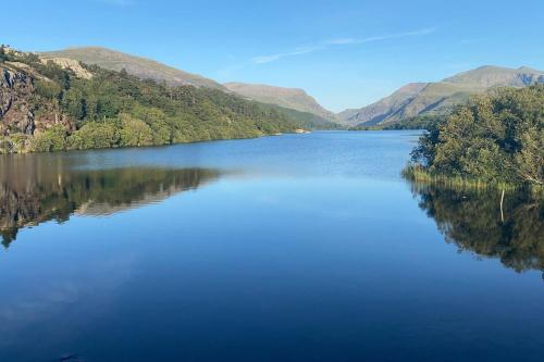 New Modern & Spacious Snowdonia Home - Sleeps 7 gîte à louer Cwm-y-glo
