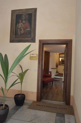 Pantheon Inn - main image