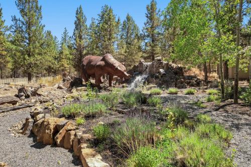 Big Bear with Patio with Fire Pit - image 12