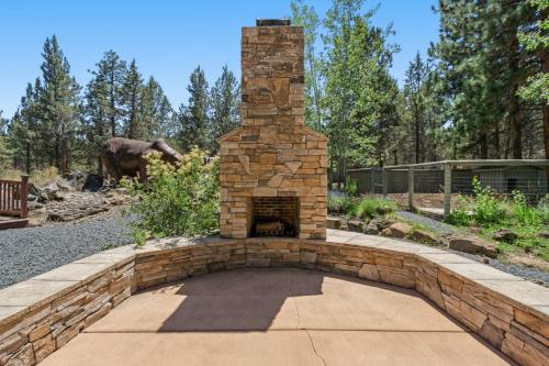 Big Bear with Patio with Fire Pit - image 3