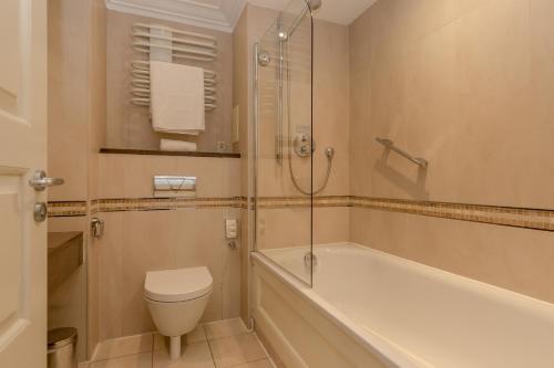 Western House Hotel - image 10