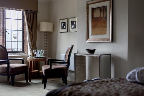 Western House Hotel - image 5