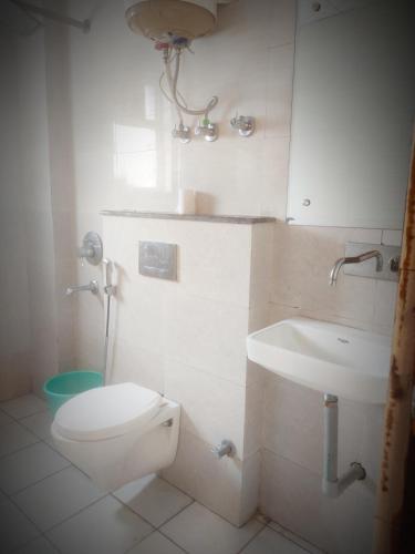 Singh Service Apartment medanta