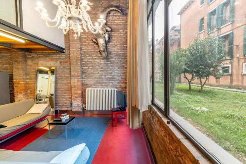 Venetian Loft 2