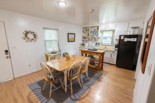 Riverfront Cottage - Guadalupe River Front - image 7