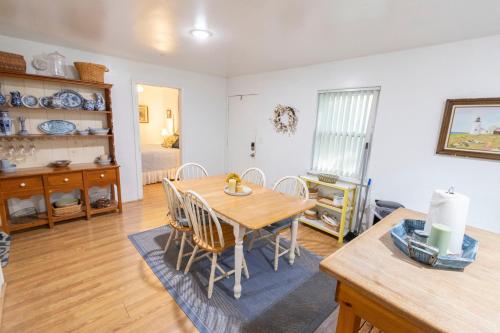 Riverfront Cottage - Guadalupe River Front - image 5