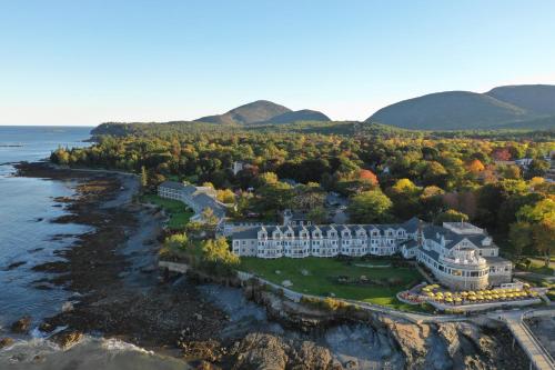 Bar Harbor Inn and Spa - image 11