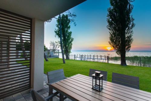 2 bedrooms, 3 beds