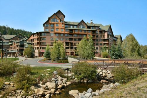 Ski In Out Luxury Penthouse #1703 With Hot Tub & Great Views - 500 Dollars Of FREE Activities & Equipment Rentals Daily in Winter Park, USA