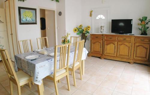 Amazing home in La Faute sur Mer with 3 Bedrooms and WiFi