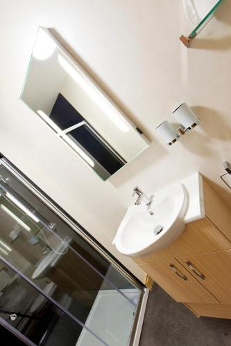 Nethercliffe Hotel Room Type - Twin Room